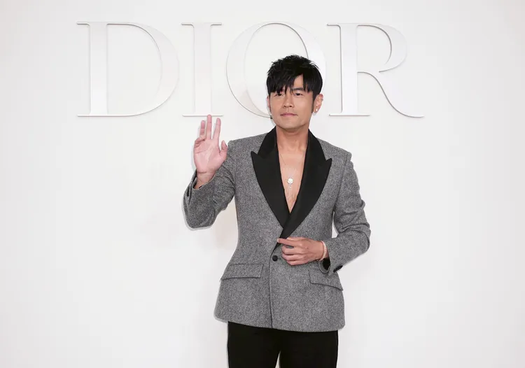 周杰伦今日「中空」炸出胸肌。彭欣伟摄