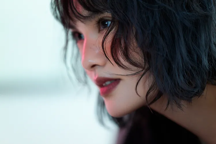 楊丞琳推出新歌《獨白》，MV中大量情緒飽滿的特寫鏡頭。索尼提供