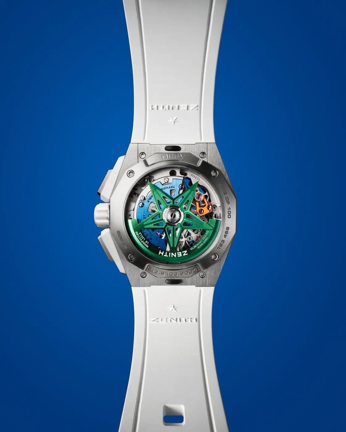 ZENITH DEFY EXTREME 挑战极限炫彩腕表 (白)，45mm，钛金属及白色陶瓷表壳，白色镂空表盘，白色橡胶 / 钛金属 / 黑色Velcro魔术贴，El Primero 9004机芯，动力储存50小时，防水深度200米，限量100只，72万4300元。品牌提供
