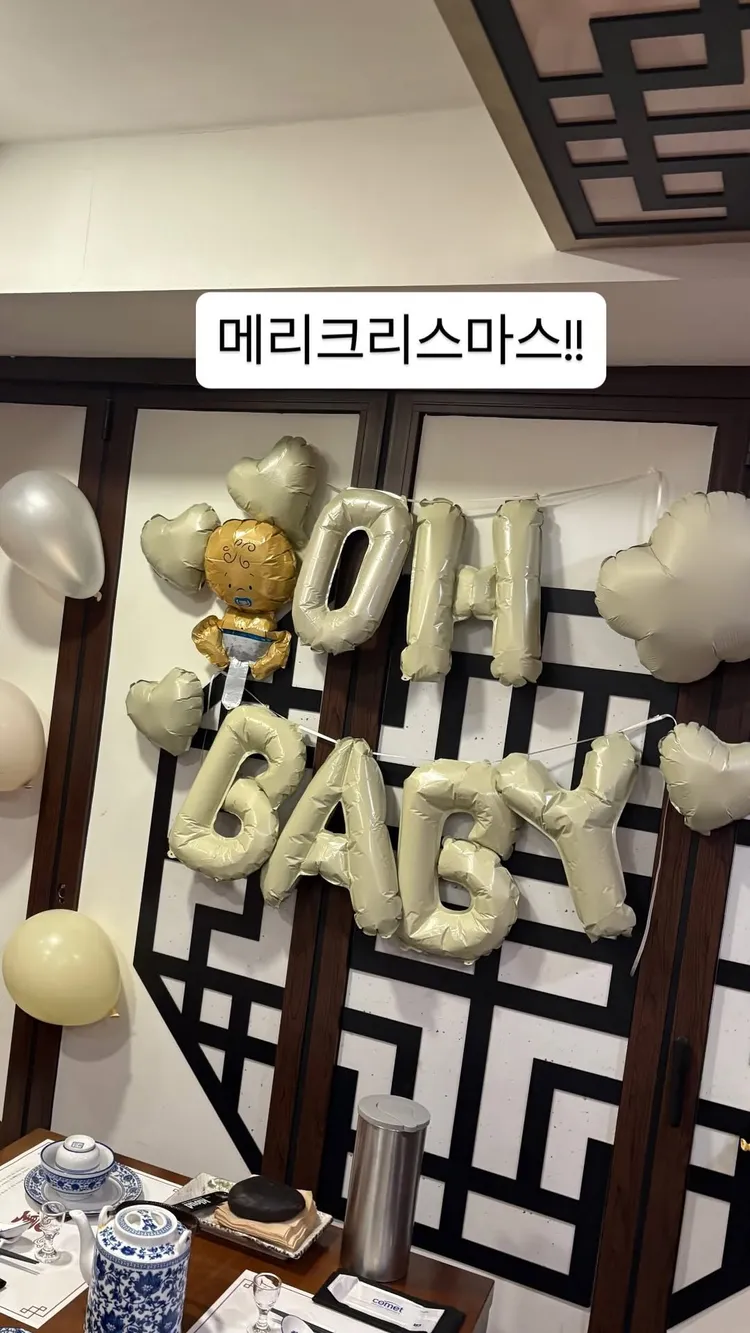 李詩彥昨天分享「OH BABY」的照片，祝福大家聖誕快樂。翻攝李施彥IG