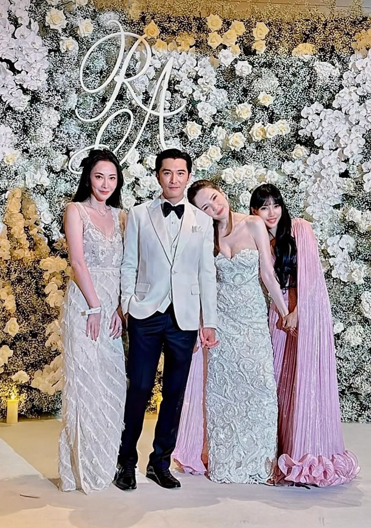 李靓蕾（右）日前出席许玮宁与邱泽婚宴。翻摄IG