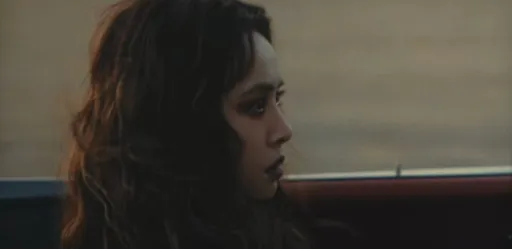 Jolin杜拜化身女飙仔奔驰沙漠公路　10秒预告粉丝疯抢「上车啰」