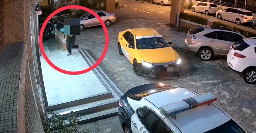 李男到派出所报案谎称妻子遭人掳走。翻摄画面