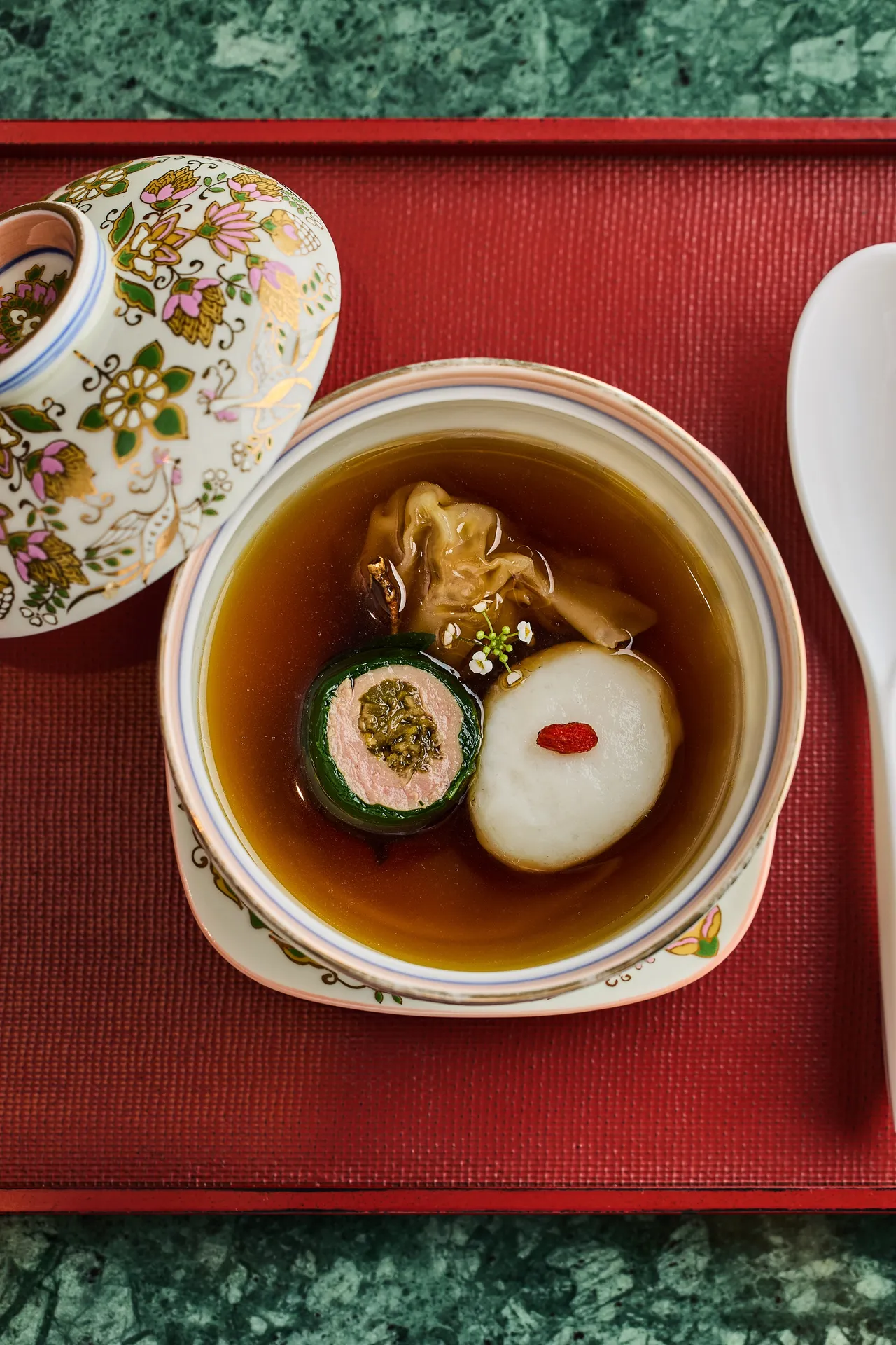 姜母 鸭 鱼丸。业者提供