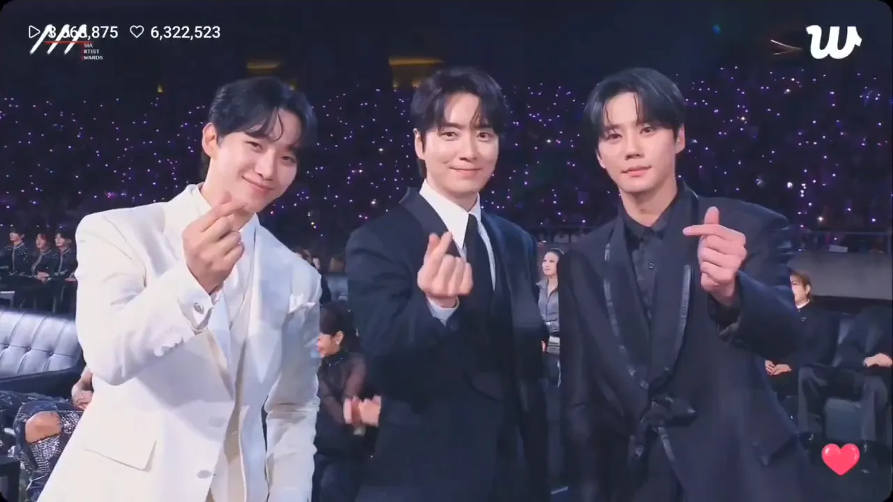 「3李JUN」李俊昊（左起）、李浚赫、李濬荣合体。翻摄Weverse