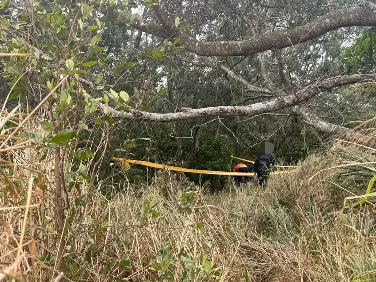 李男被發現時全身是血，旁邊還有刀子。民眾提供