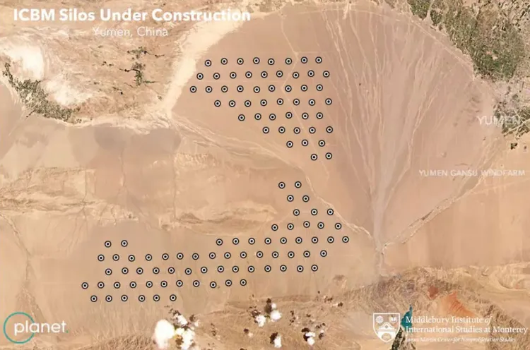 中國新建具核戰能力的洲際飛彈發射井。翻攝Planet/Center for Nonproliferation Studies