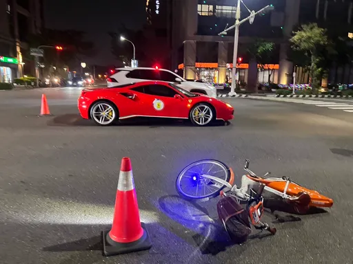 Ubike撞千万法拉利！男童当场吓傻　人没事但维修费「代志大条」