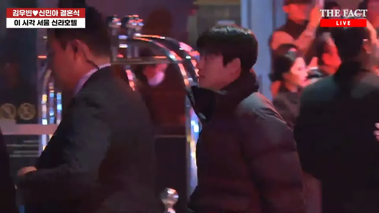 都敬秀把握时间，抽空到新罗饭店。翻摄THE FACT YouTube