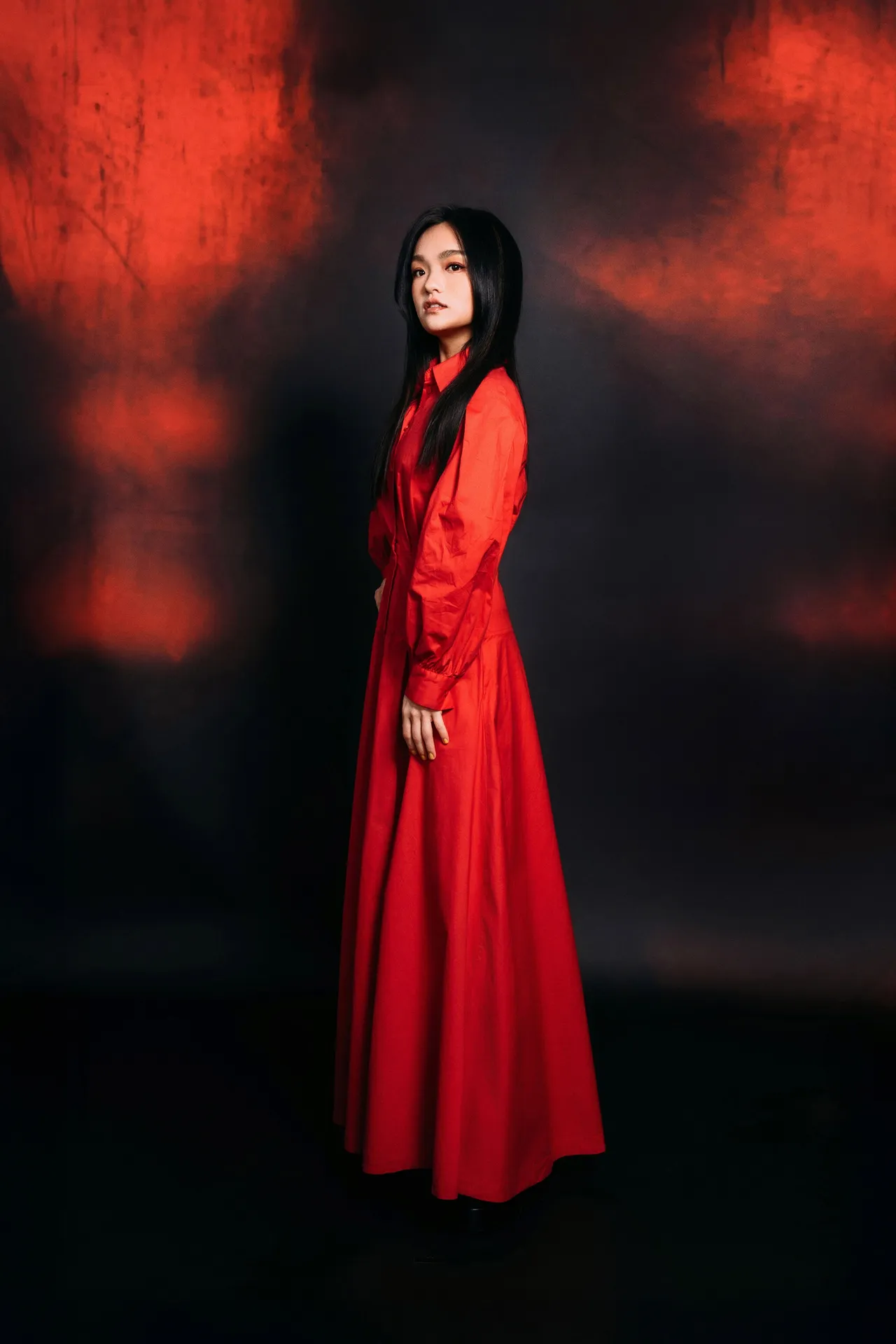 徐佳莹因夯曲《身骑白马》成厂商迎马年热门歌，春酒、尾牙邀约不断。亚神音乐提供