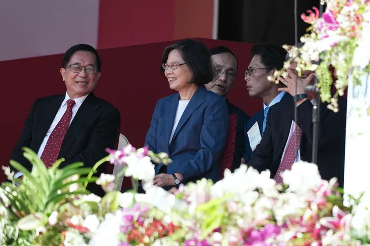 陳水扁才在114年國慶大會上和蔡英文交談熱絡。彭欣偉攝