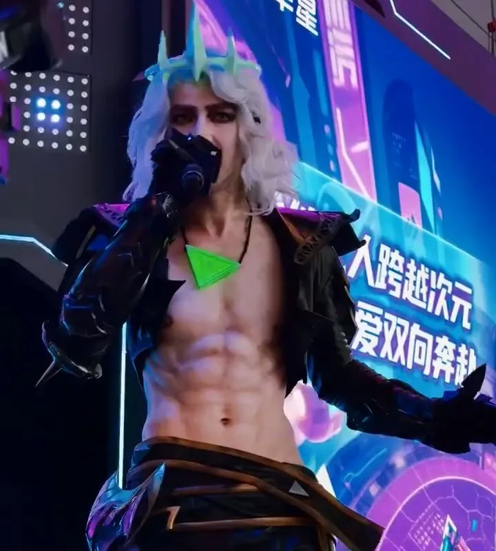 汪東城熱愛Cosplay。翻攝綜藝密碼微博