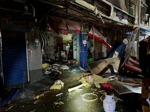 台南新營傳氣爆！　滿目瘡痍宛如戰場　屋主49％二度燒燙傷送醫