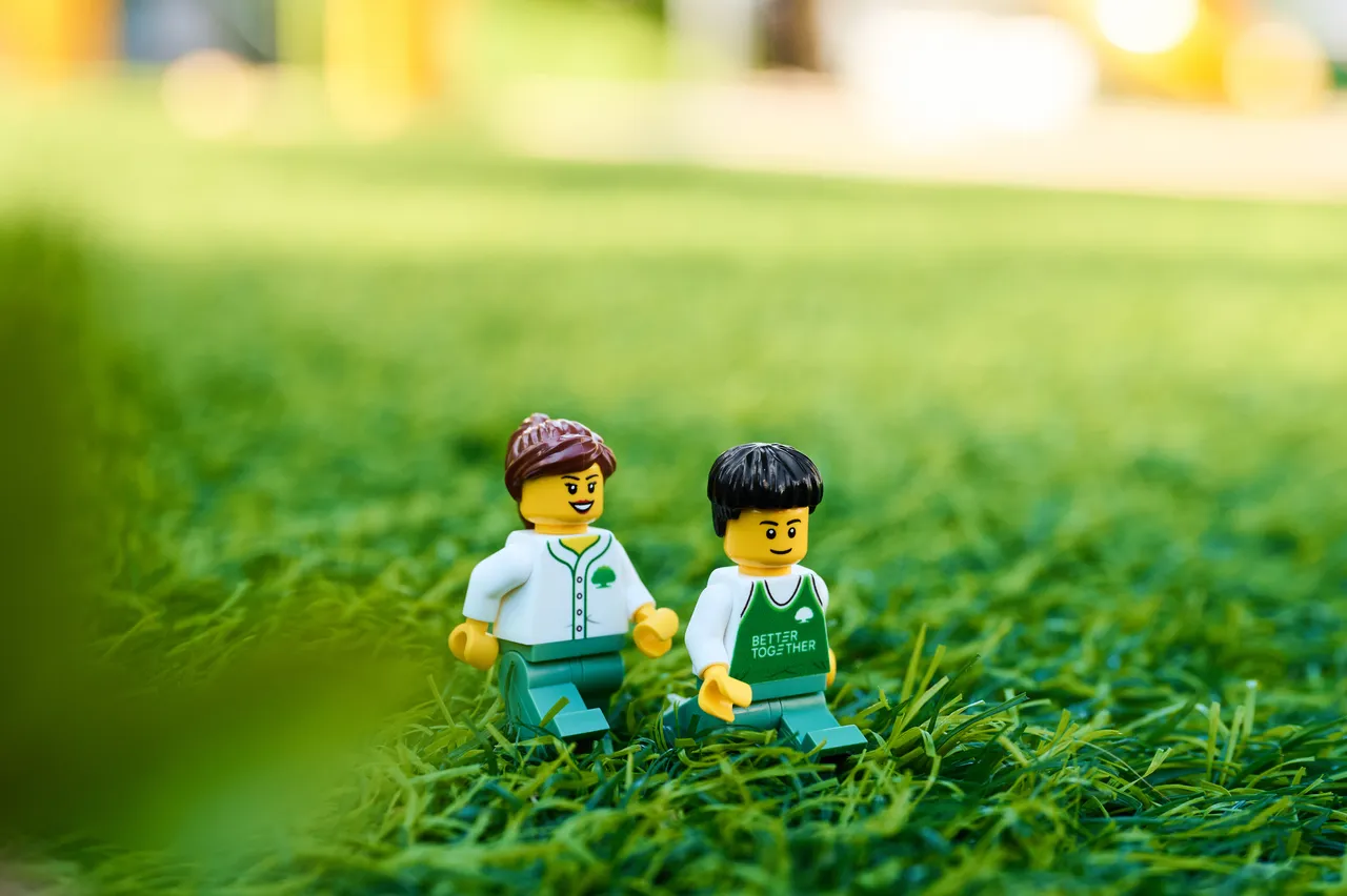 「2026国泰金控健康走」即日起至2026年1月7日开放报名，前3,000名报名者还可获得限量「国泰健康走纪念积木人偶」，兼具趣味及收藏价值。国泰金控提供