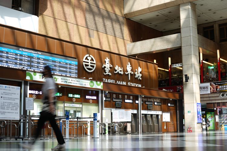 台鐵宣布停止「郵局代售車票」　聖誕節前後加開10列次明訂票