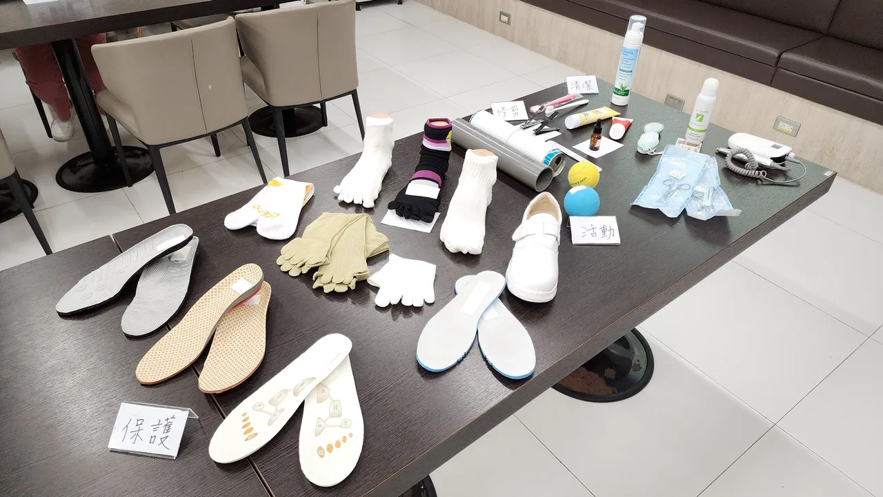 团队提醒，日常足部照护应涵盖清洁、修剪、活动和保护四大环节。院方提供