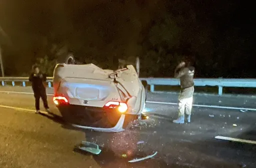 國3北上18公里木柵段4車連環撞　混凝土預拌車換車道擦撞釀禍