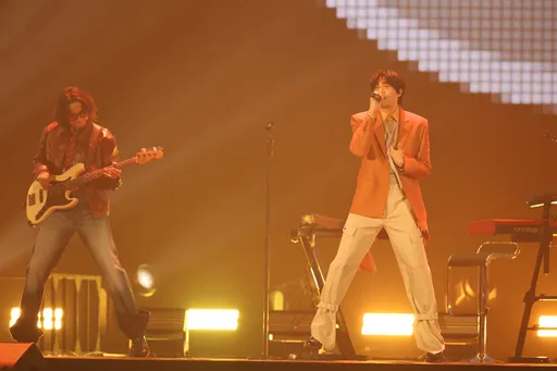 隨機傷人憾事後登蛋　宇宙人邀萬人閉眼療傷：忘記這幾年的壞事