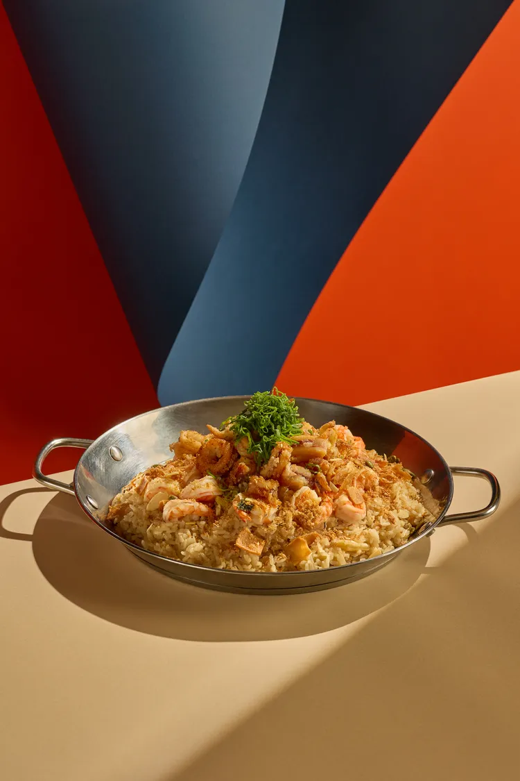 「一馬當鮮賀團圓」外帶年菜A套餐的海派大團圓燉飯是年節餐桌上最吸睛的澎湃主食。業者提供