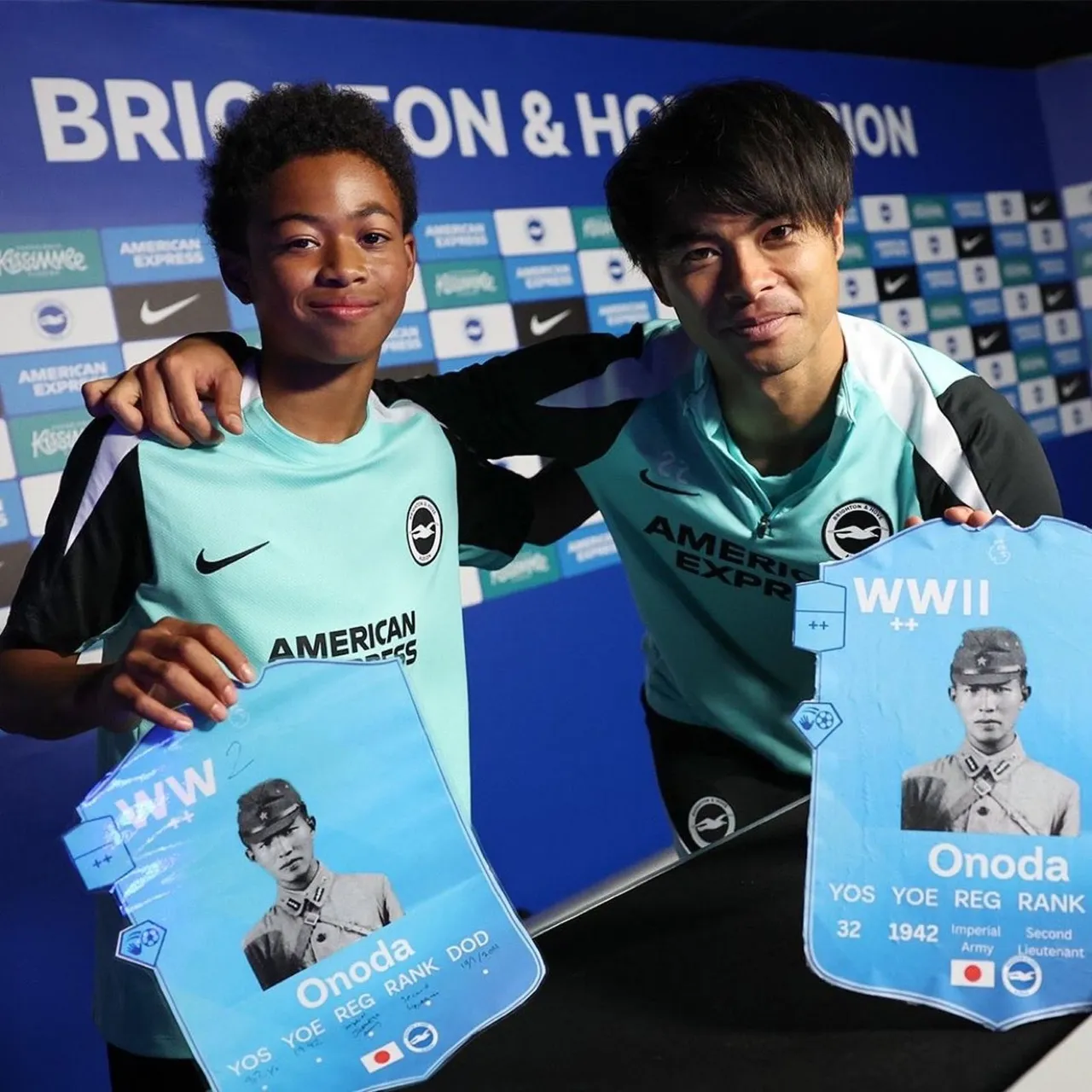 日国脚持「二战最后日本兵」拍照！中国球迷捉狂了