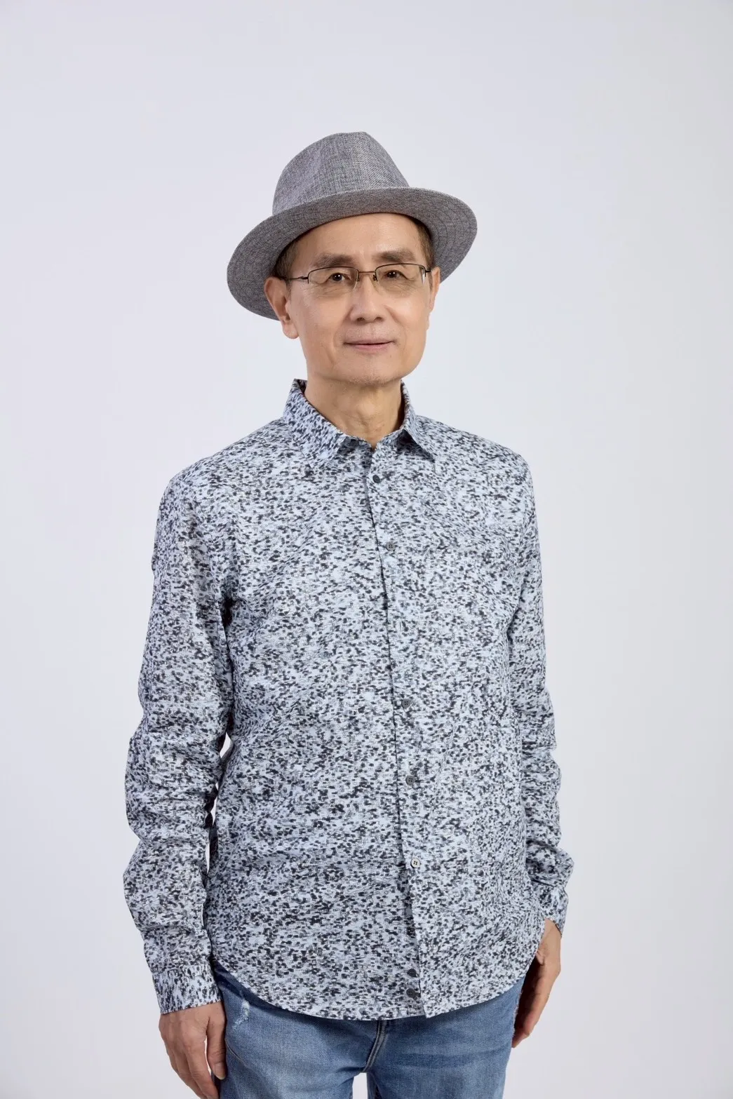 「民歌之父」杨弦人生谢幕。翻摄民歌五十脸书