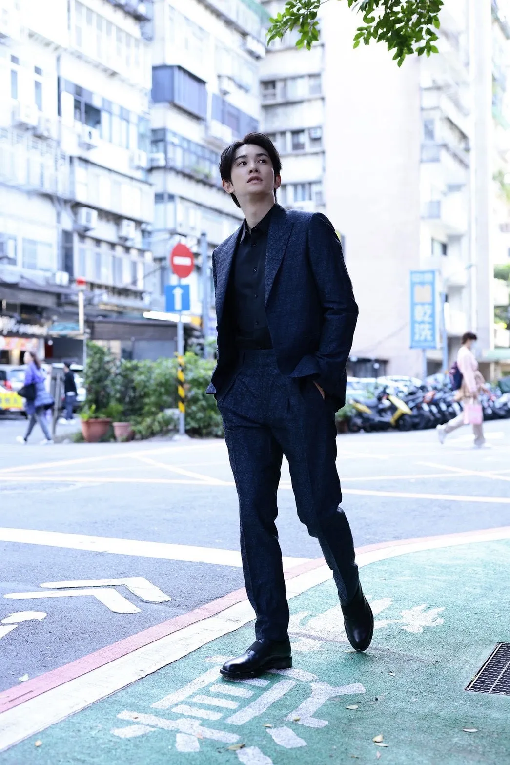 町田啓太的街拍很有時尚感。LDH愛夢悅提供