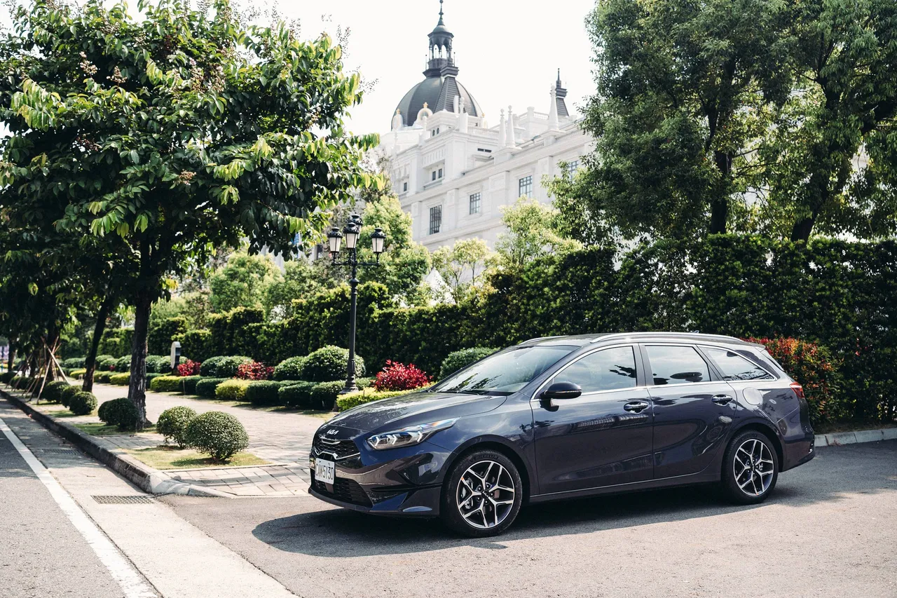 Kia总代理台湾森那美起亚推出「岁末感恩．健检有礼」冬季健检活动，凡预约回厂即享20项免费安全检查，再享多项保养套组优惠及满额礼多重礼遇。业者提供