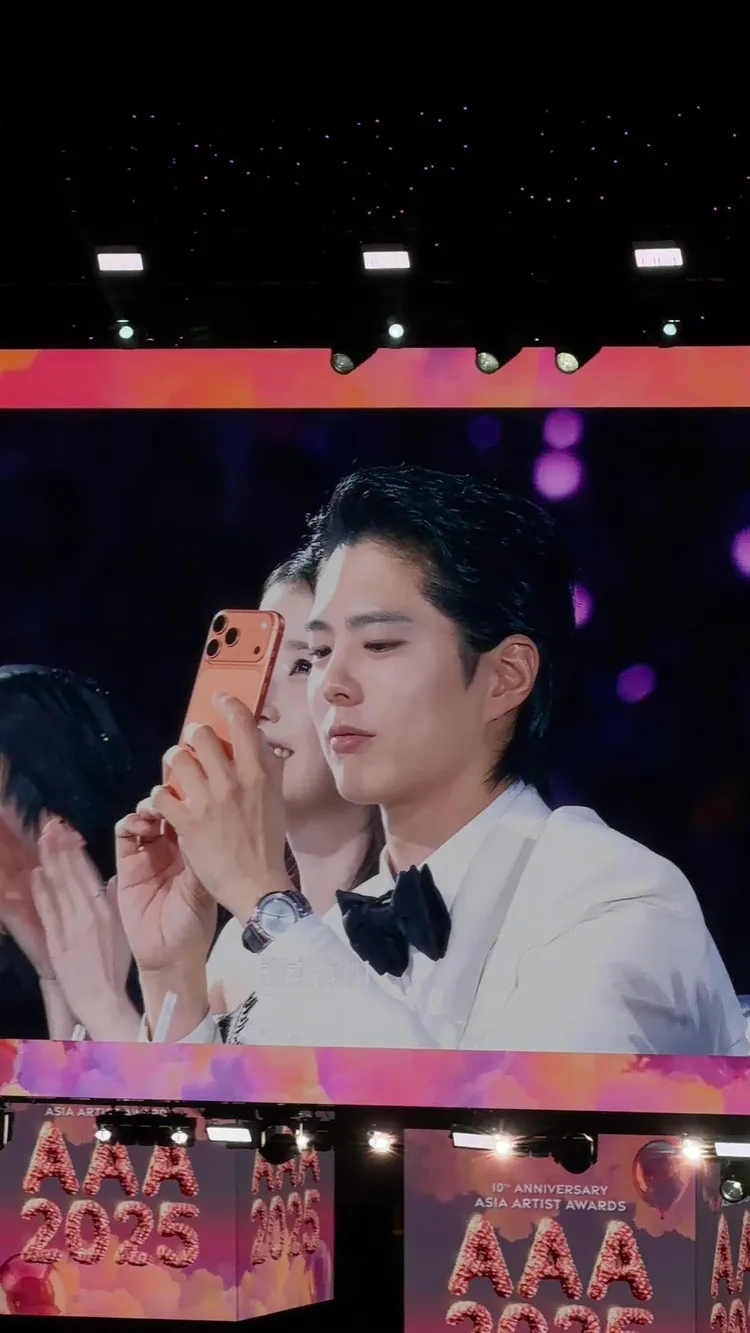 朴寶劍於AAA頒獎典禮現場上配戴的是碟飛系列典雅系列（40mm）。品牌提供