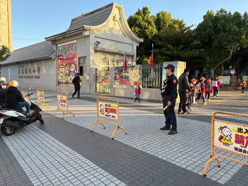 安定民心！台中警启动「护童勤务」　守护学童上下课安全