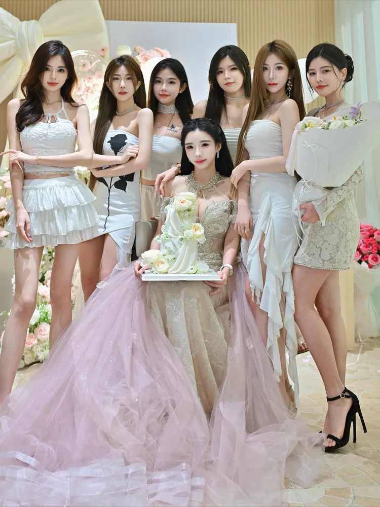 藍星蕾閨蜜都是正妹。翻攝藍星蕾臉書