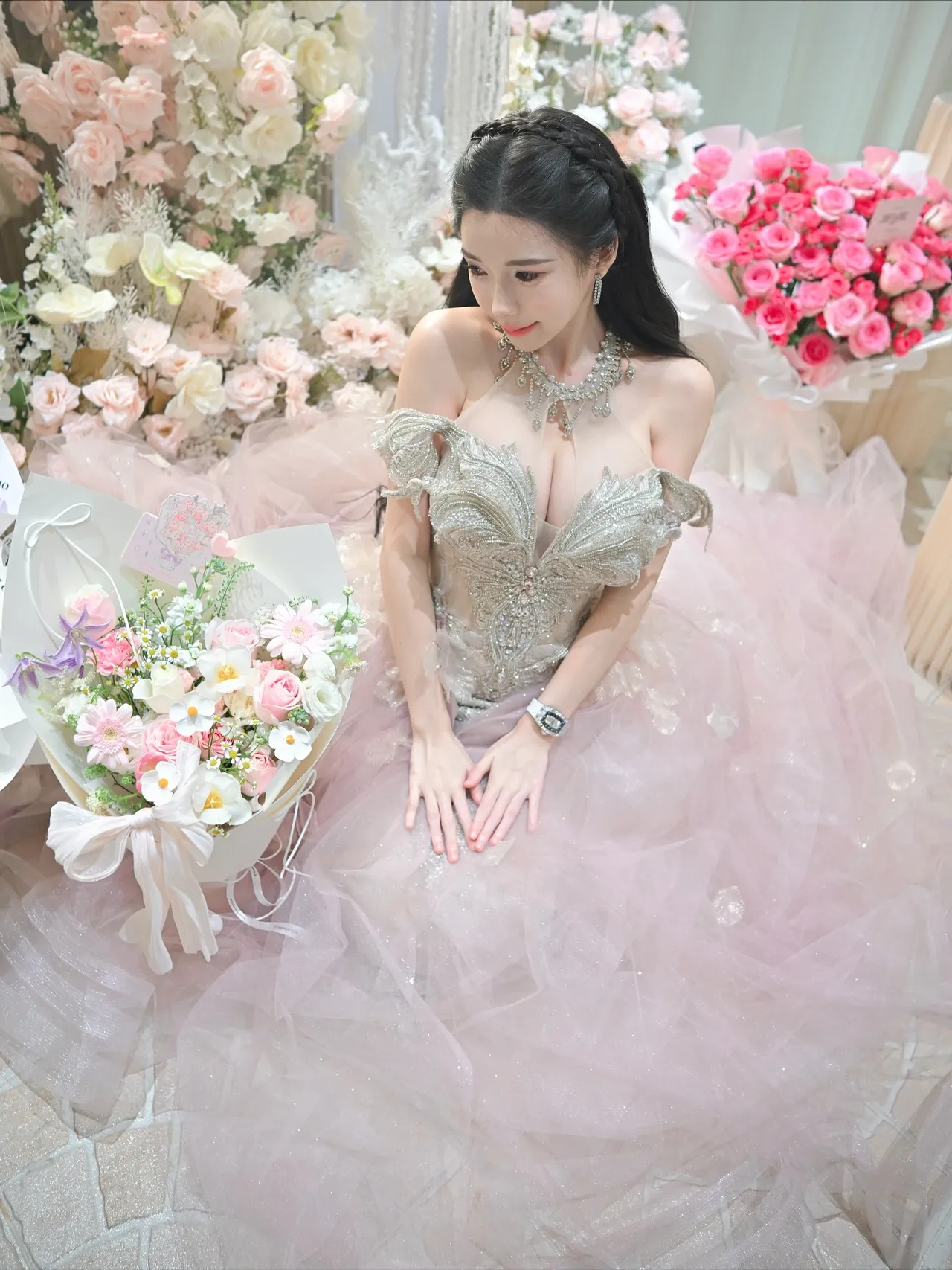 蓝星蕾人气高，IG拥有超过1800万人追踪。翻摄蓝星蕾脸书