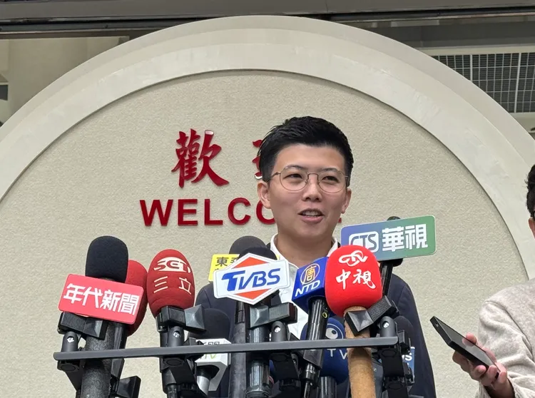 苗博雅称王世坚「悲天悯人」，可能因只看标题误会她的原意。张彩茜摄