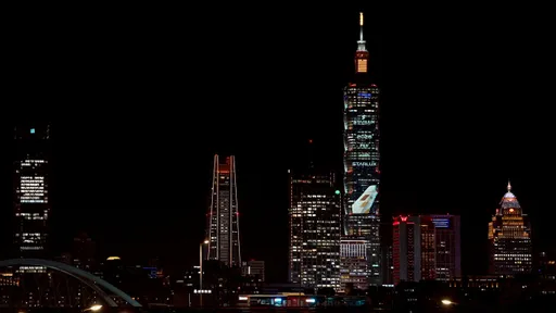 星宇航空点亮台北101　跨年光雕揭2026年三大布局