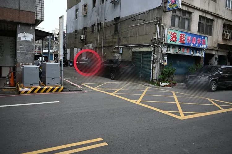 受害車輛停放位置。民眾提供