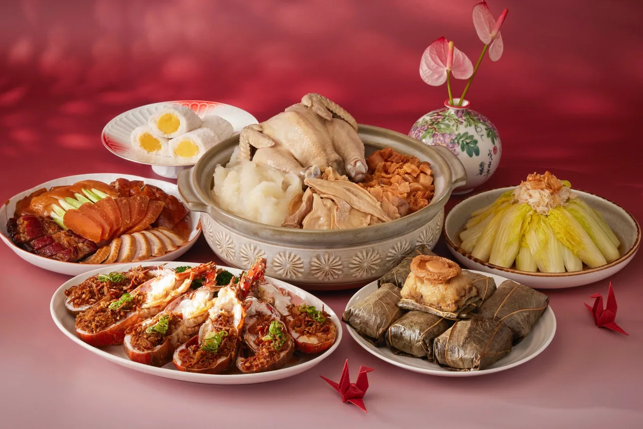 中餐厅辰园「祥云瑞彩」六人粤式年菜套组1万3888元，集结鸿运烧味拼、虫草酱皇蒸龙虾、极品鲍鱼珍珠鸡等多道脍炙人口的粤菜。台北喜来登大饭店提供