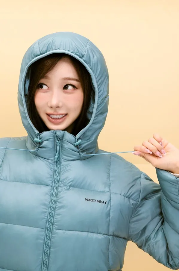 Giselle身穿Wacky WiLLY抗撕裂輕量外套，4190元。品牌提供