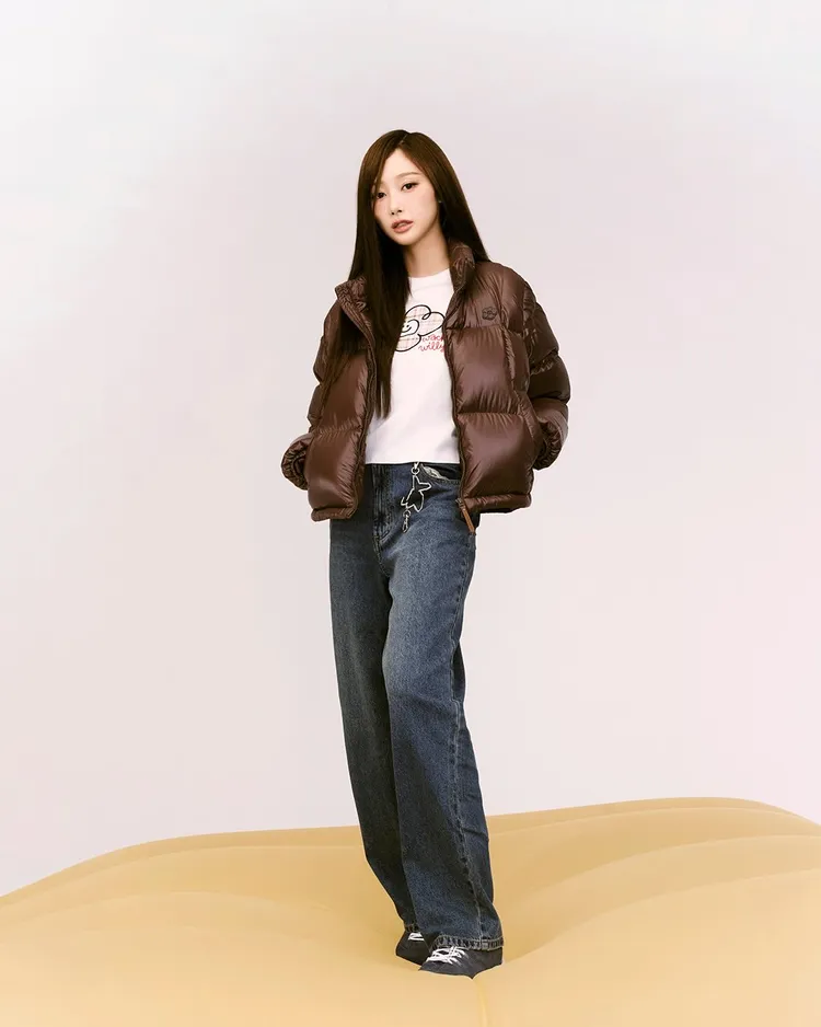 Giselle身穿Wacky WiLLY基本款短版羽絨蓬蓬外套，6490元。翻攝wackywilly_kr IG