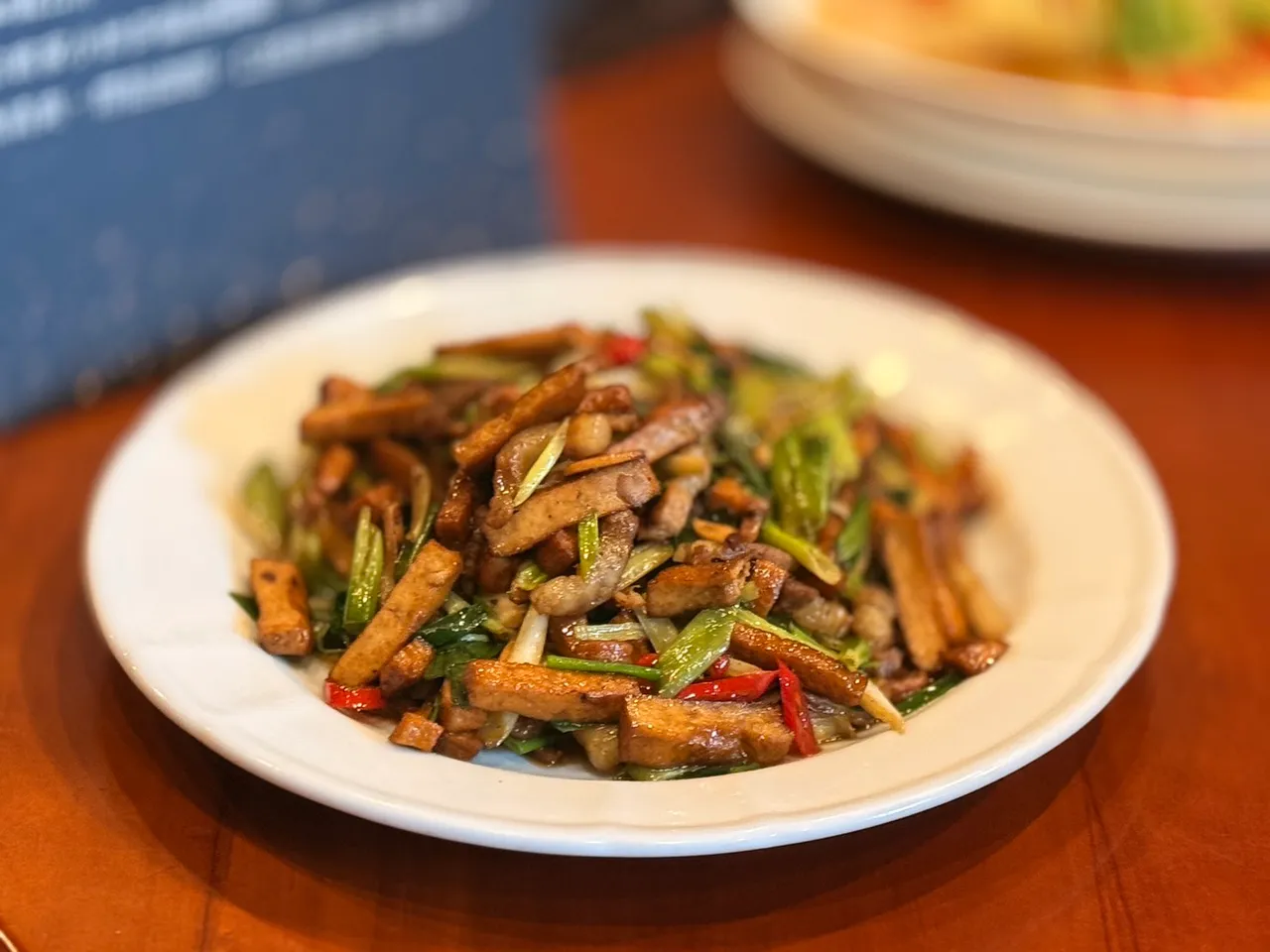 由八方園75歲老師傅私房親炒兼顧傳統與創新的客家小炒。陳揚盛攝