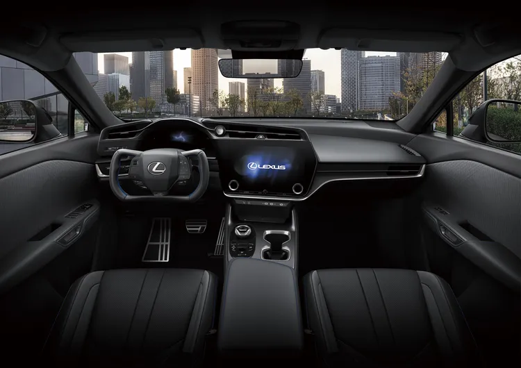 車室首次導入Steer-By-Wire線控轉向系統，透過200度超短舵角搭配電子訊號傳輸，使車輛反應更直接。業者提供