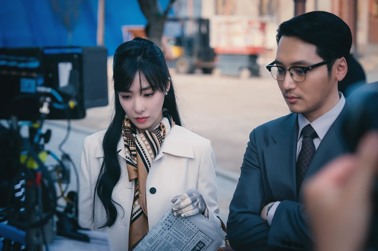 2人合作《逆贫大叔》结识，Tifanny（左）曾透露是卞约汉的忠实粉丝。Disney+提供