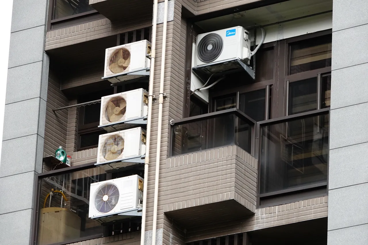 20年前LG冷气机LOGO竟用真黄金　他拆去卖一验立马赚上万元