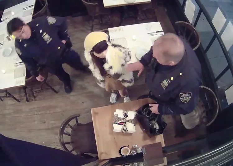 鍾女吃霸王餐，遭店家報警。翻攝自紐約郵報