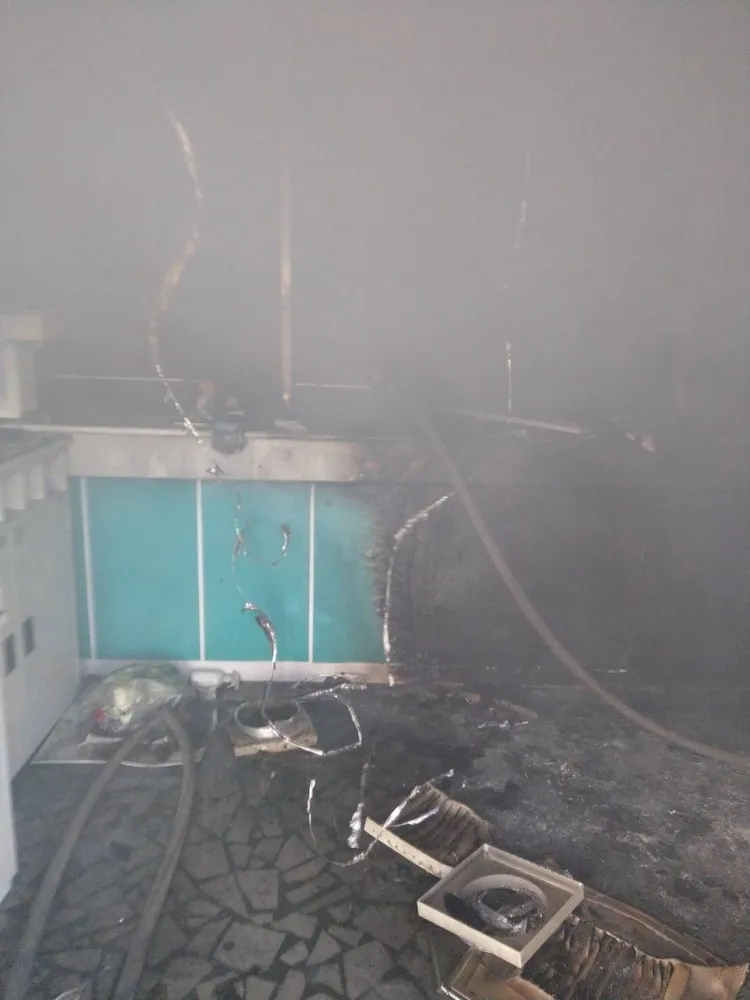 郵局內部被燒毀。資料照片