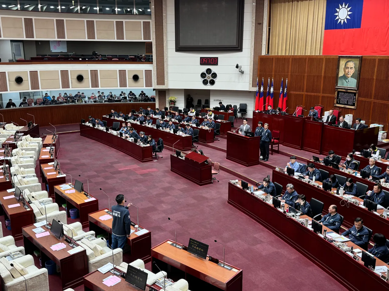 台北市议会进行市政总质询。张彩茜摄