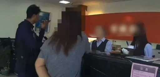 菲律宾同乡代办汇款险受骗！行员警觉通报警银联手阻诈1.5万