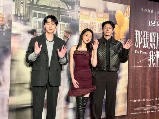 星二代献大萤幕初体验⋯扭打韩国男神振永躺怀里　羞赞：胸肌又大又结实