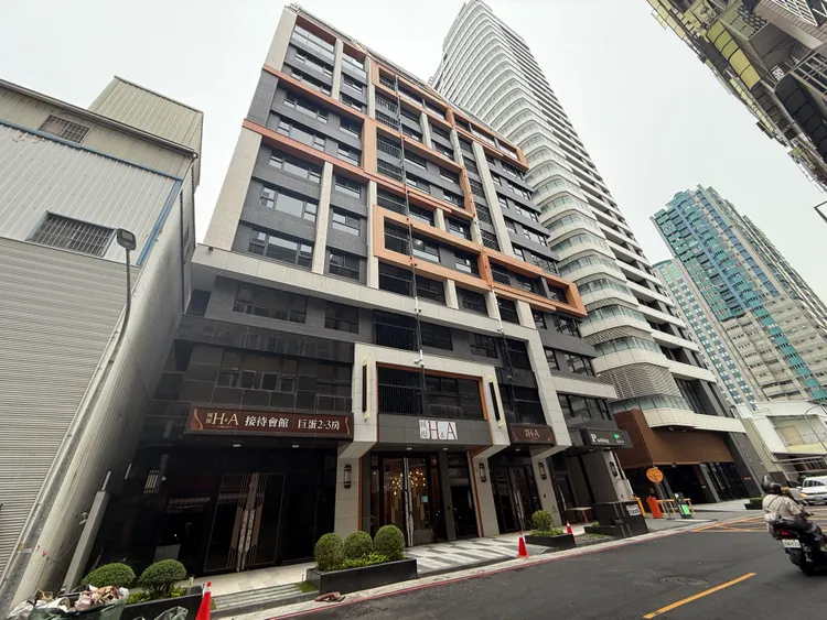 博愛二路周邊已出現不少新屋單價6字頭個案。葉家銘攝