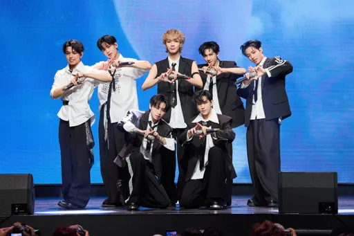 男团庆出道迎1周年突收「命运警告」：全员冲回练团室