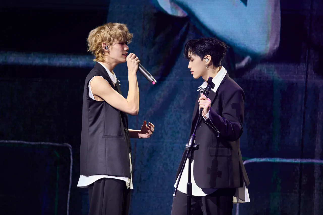 「创作组」钧嘉、俊希演出自创曲《这算什么》。FU Entertainment Ｘ DJB提供