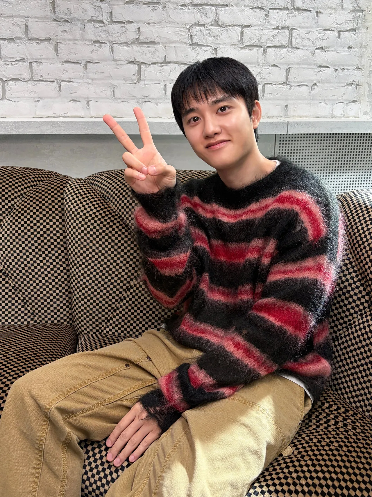 都敬秀D.O.今晚将与EXO出席MMA颁奖典礼，忍痛缺席金宇彬的婚礼。翻摄EXO X